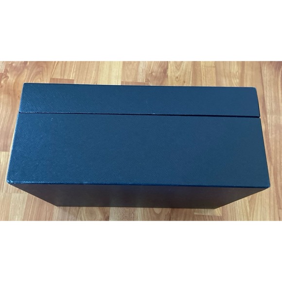 Prada empty Box - Picture 2 of 7